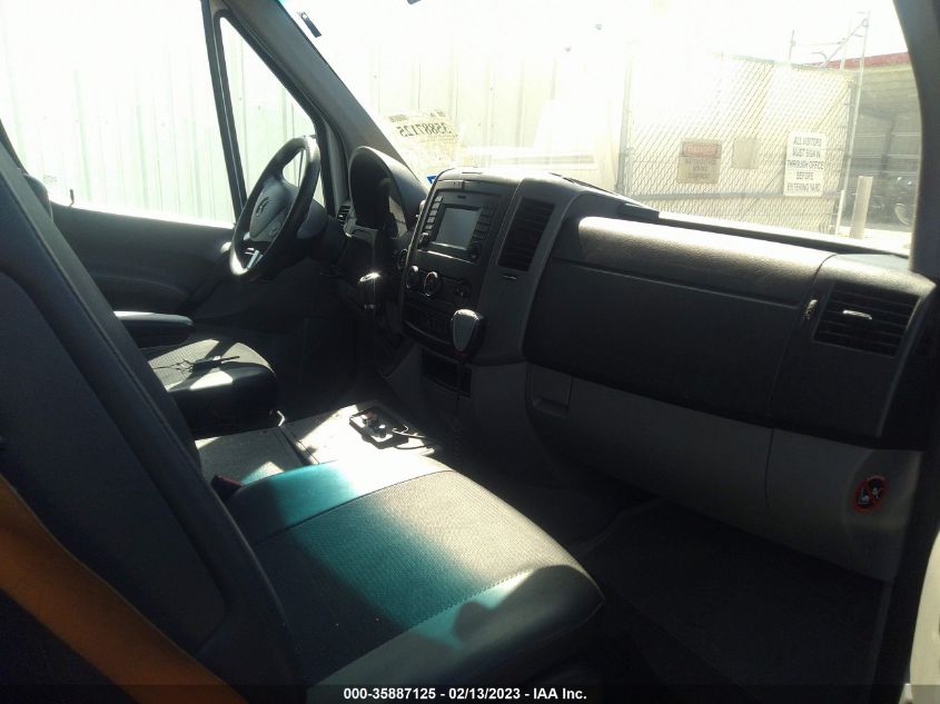 2015 MERCEDES-BENZ SPRINTER CARGO VANS WD3PE7CD6FP137512