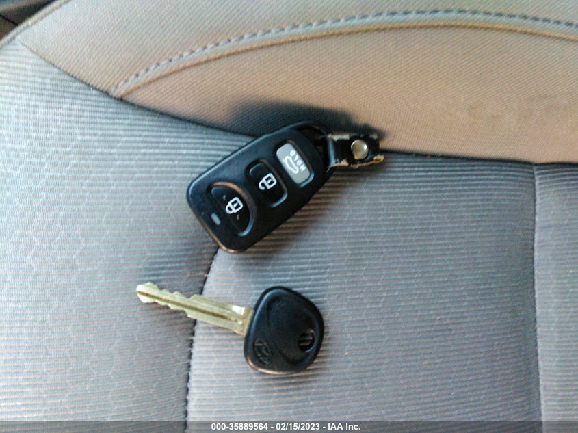 VIN KMHD74LF6HU371572 2017 HYUNDAI ELANTRA SE