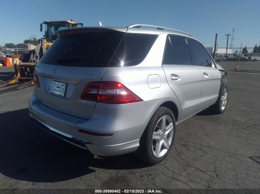 2013 MERCEDES-BENZ M-CLASS ML 550 - 4JGDA7DBXDA120807