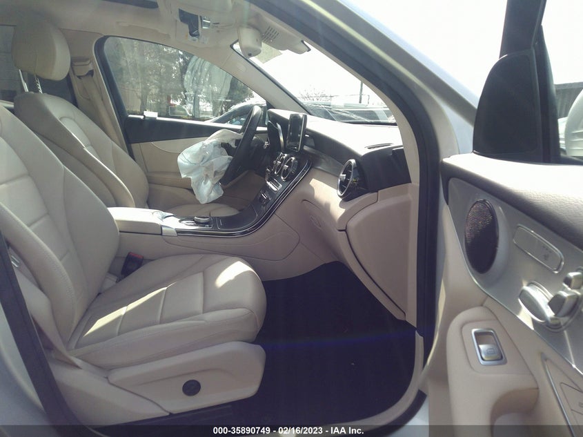VIN WDC0G4KB5KF661759 2019 MERCEDES-BENZ GLC GLC 300