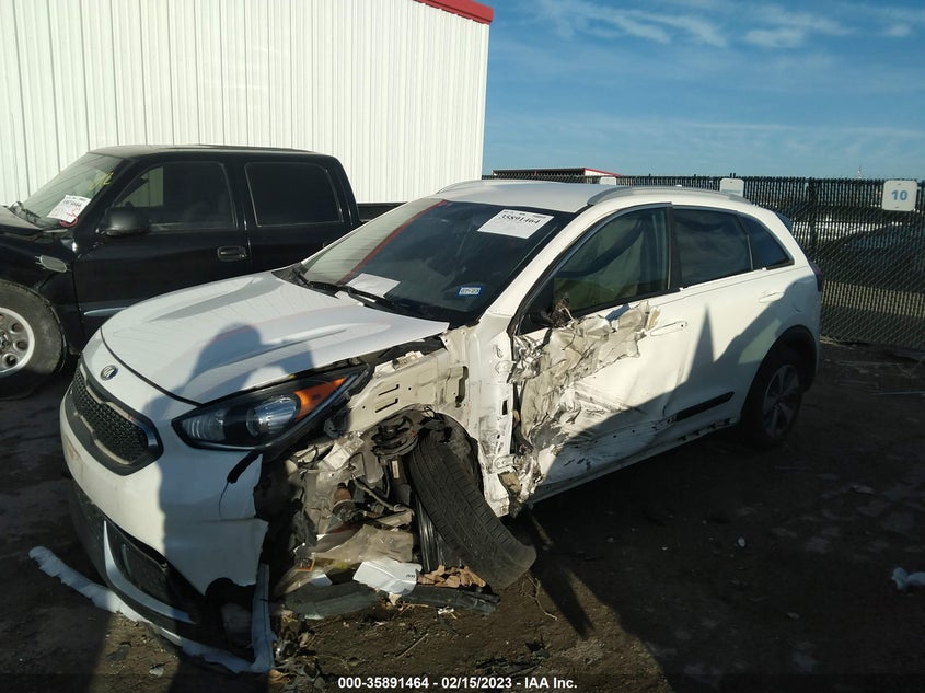 VIN KNDCB3LC6H5049412 2017 KIA NIRO LX