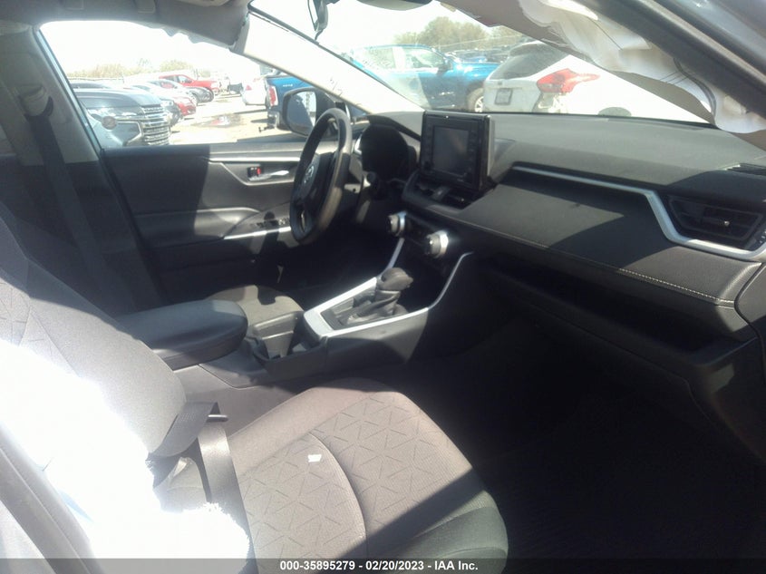 VIN 2T3W1RFV0MC162146 2021 TOYOTA RAV4 XLE