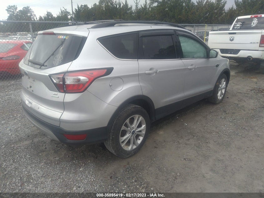 VIN 1FMCU0GD9HUD18452 2017 FORD ESCAPE SE