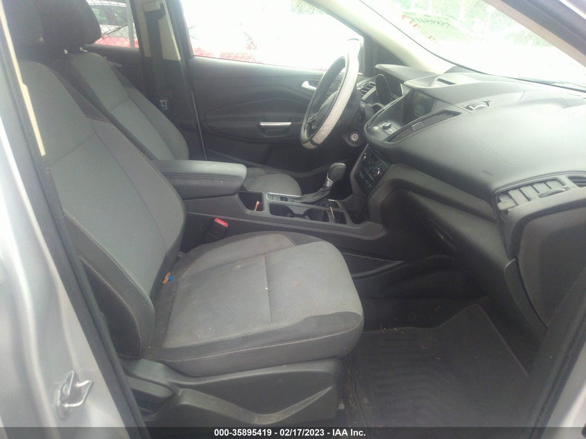 VIN 1FMCU0GD9HUD18452 2017 FORD ESCAPE SE