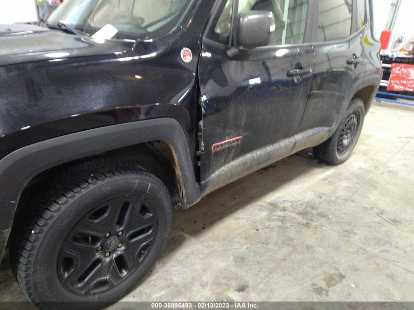 VIN ZACCJBCB0JPH86218 2018 JEEP RENEGADE TRAILHAWK