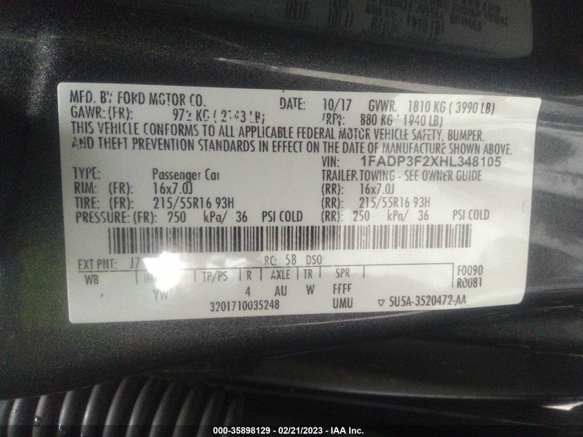 VIN 1FADP3F2XHL348105 2017 FORD FOCUS SE