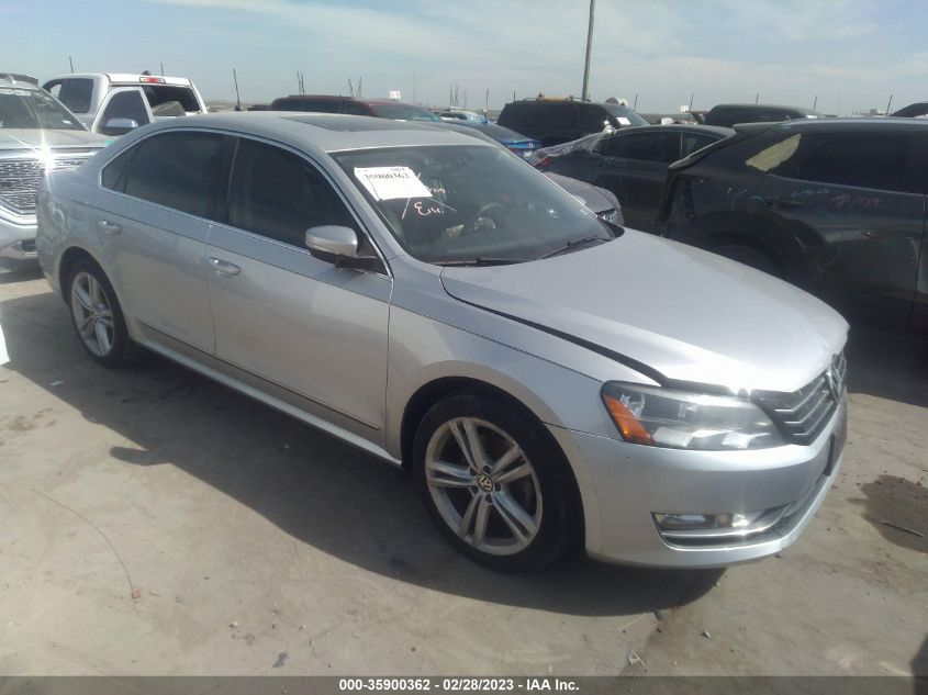 2014 VOLKSWAGEN PASSAT TDI SE W/SUNROOF & NAV - 1VWBN7A38EC075477