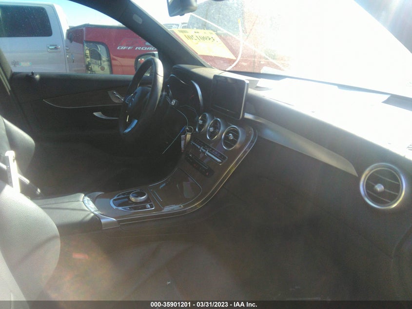 VIN WDC0G4JB4JV071669 2018 MERCEDES-BENZ GLC GLC 300