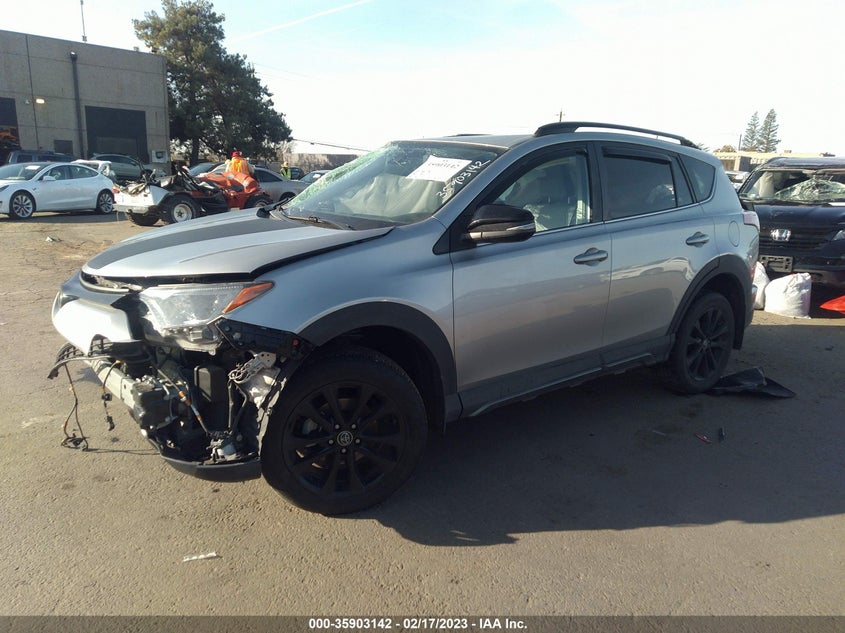 VIN 2T3RFREV7JW825917 2018 TOYOTA RAV4 XLE/ADVENTURE