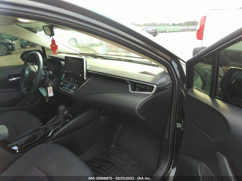 VIN 5YFEPMAE7MP261270 2021 TOYOTA COROLLA LE