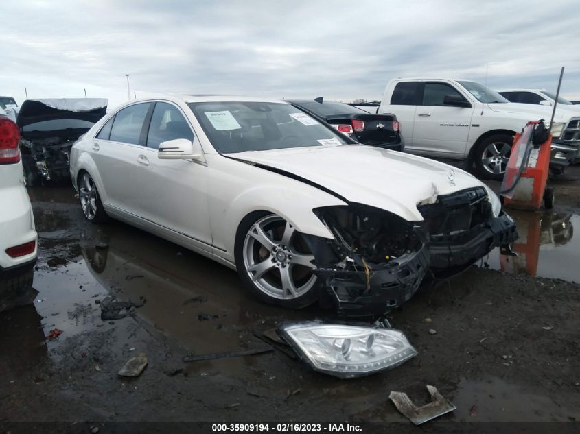 2013 MERCEDES-BENZ S-CLASS S 550 - WDDNG7DBXDA517298