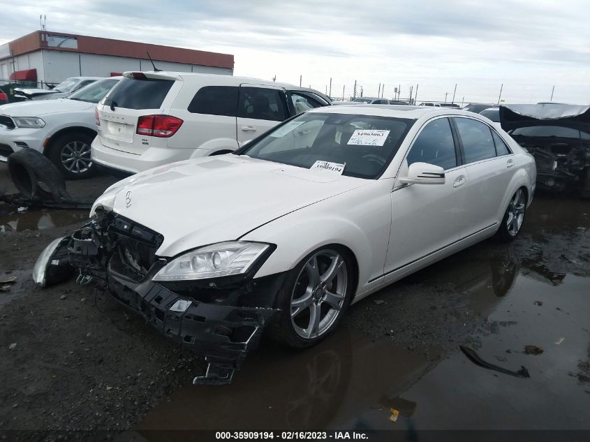 2013 MERCEDES-BENZ S-CLASS S 550 - WDDNG7DBXDA517298