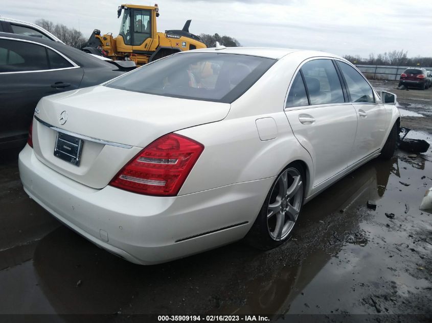2013 MERCEDES-BENZ S-CLASS S 550 - WDDNG7DBXDA517298