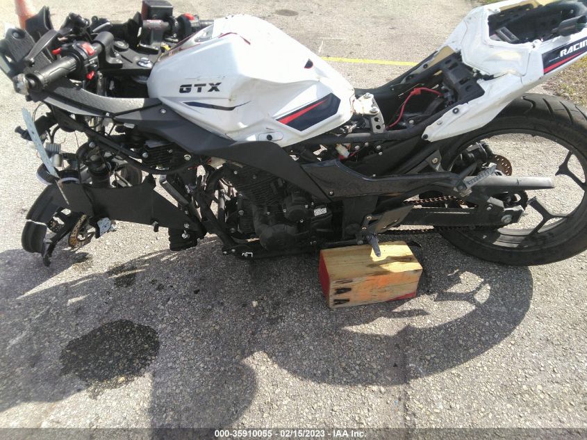 2022 KAWASAKI 1600 - H0DPBFG97NX040606