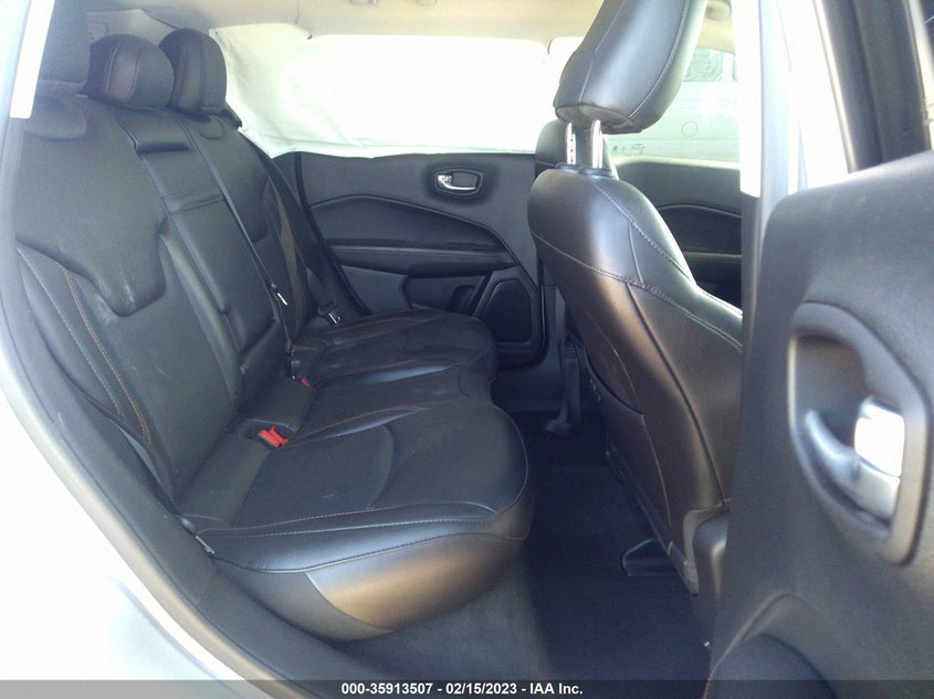 VIN 3C4NJCCB2KT660242 2019 JEEP COMPASS LIMITED