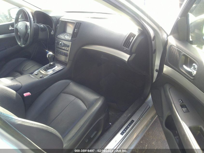 2015 INFINITI Q40 JN1CV6APXFM500846