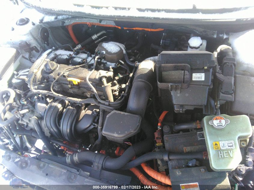 2016 HYUNDAI SONATA HYBRID SE - KMHE24L15GA024614