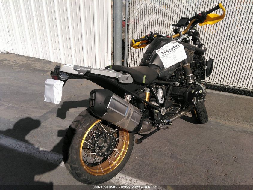 2022 BMW R 1250 GS - WB10M0302N6F03159