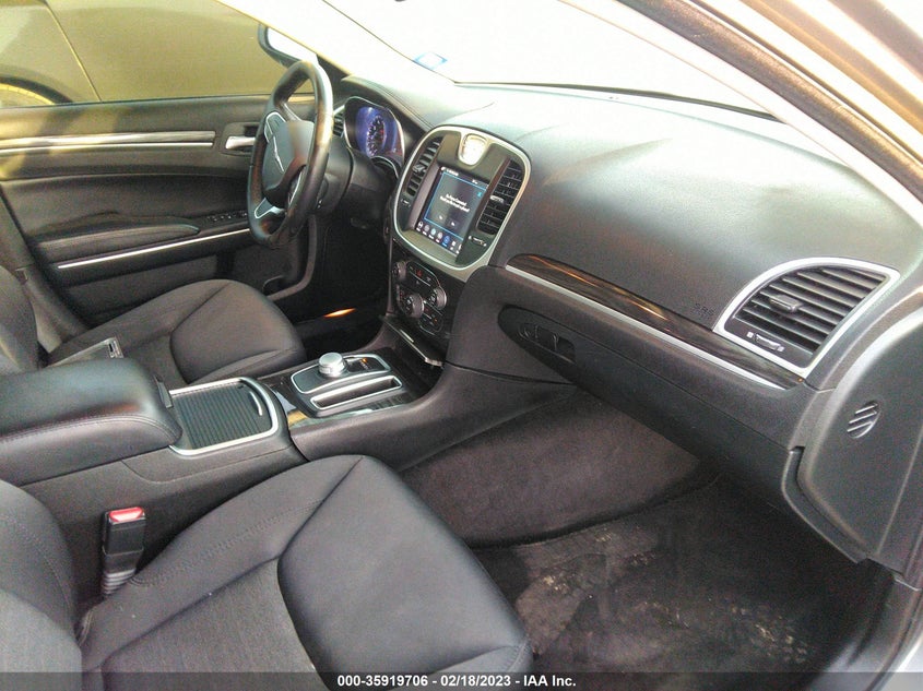 VIN 2C3CCAAG5JH249630 2018 CHRYSLER 300 TOURING