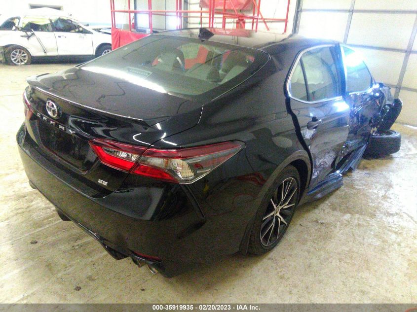 4T1G11AK5NU655025 Toyota Camry SE 4