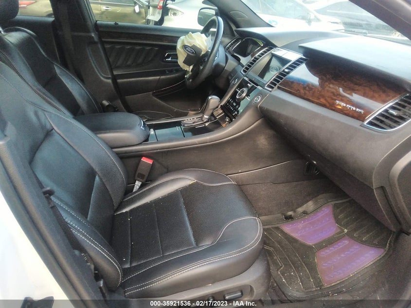 VIN 1FAHP2F80KG118699 2019 FORD TAURUS LIMITED