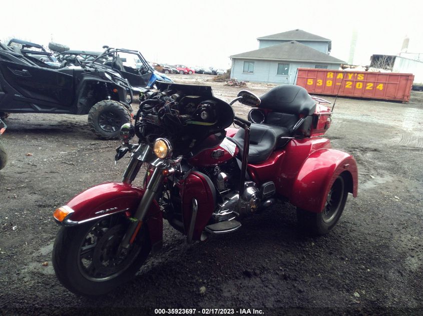 2013 HARLEY-DAVIDSON FLHTCUTG TRI GLIDE ULTRA CLASSIC 1HD1MAM16DB856557