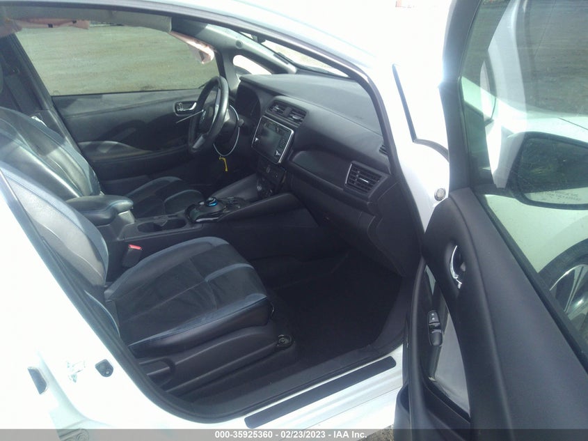 VIN 1N4AZ1CP1JC309748 2018 NISSAN LEAF SL
