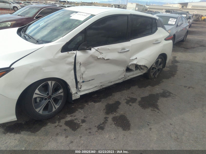 VIN 1N4AZ1CP1JC309748 2018 NISSAN LEAF SL