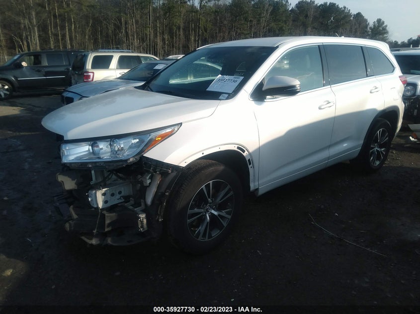VIN 5TDZZRFH1JS240719 2018 TOYOTA HIGHLANDER LE