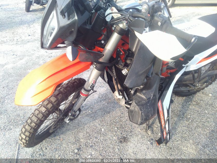 2022 KTM 890 ADVENTURE R - VBKTR6407NM838993