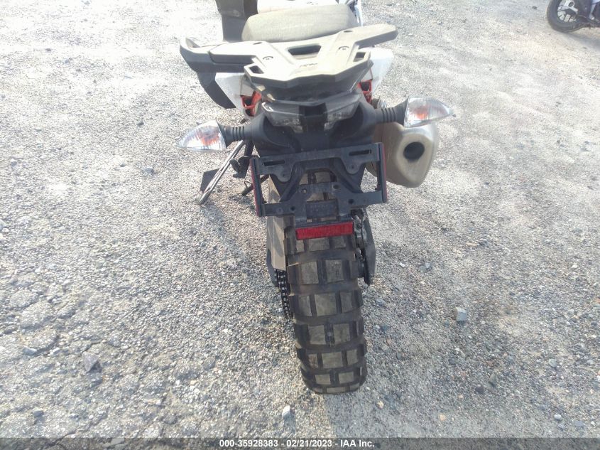 2022 KTM 890 ADVENTURE R - VBKTR6407NM838993