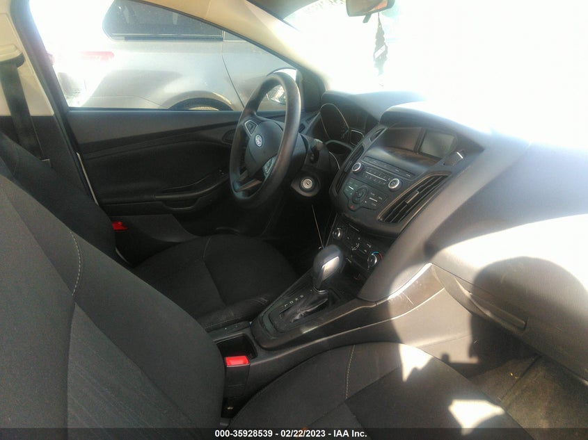 VIN 1FADP3E2XJL205176 2018 FORD FOCUS S