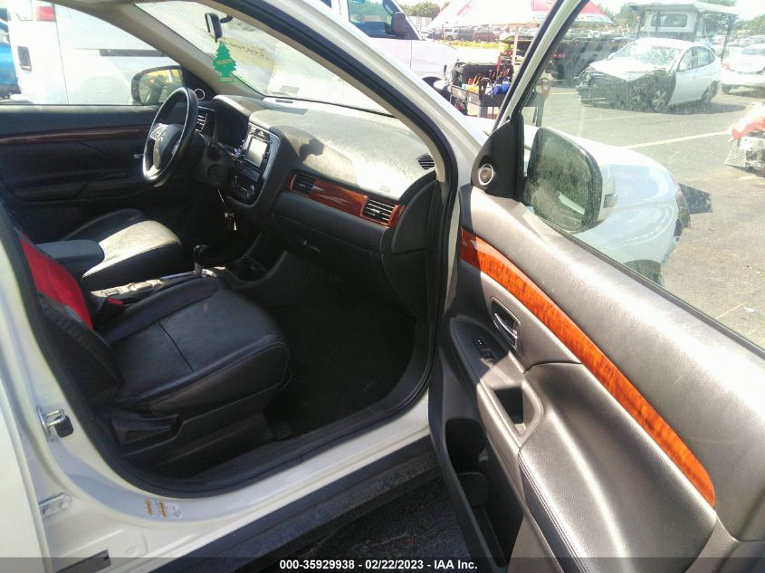 2015 MITSUBISHI OUTLANDER SE - JA4AD3A35FZ000562