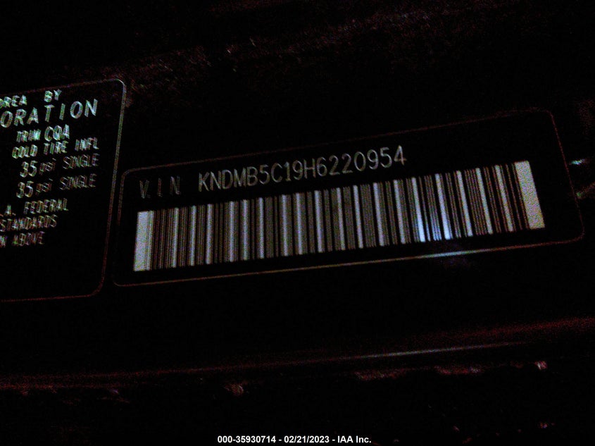 VIN KNDMB5C19H6220954 2017 KIA SEDONA LX