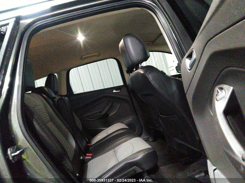 VIN 1FMCU0GD1HUB80115 2017 FORD ESCAPE SE