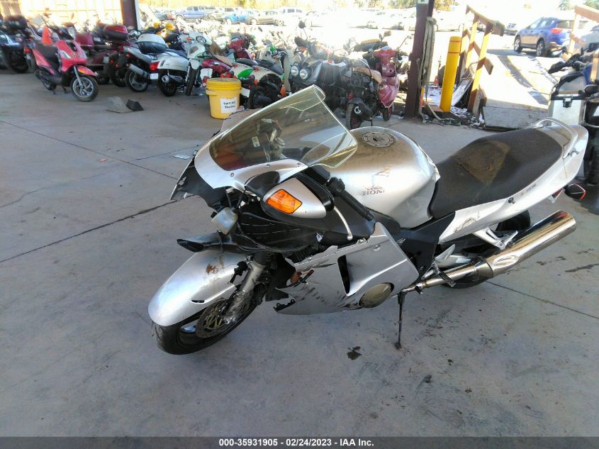 2002 HONDA CBR1100 XX JH2SC35032M500425