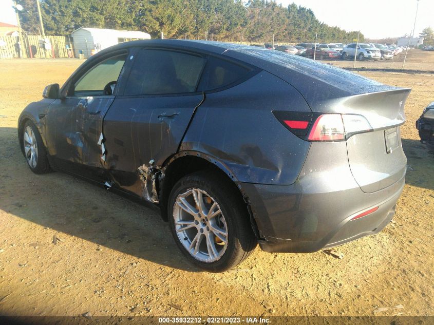 7SAYGDEE4PA040247 Tesla Model Y LONG RANGE 3