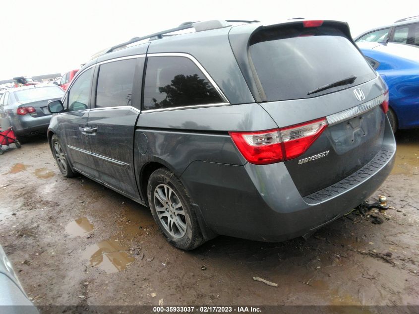 VIN 5FNRL5H48DB004226 2013 HONDA ODYSSEY no.3