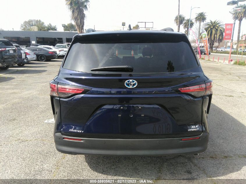 2022 TOYOTA SIENNA XLE - 5TDJRKEC7NS103591