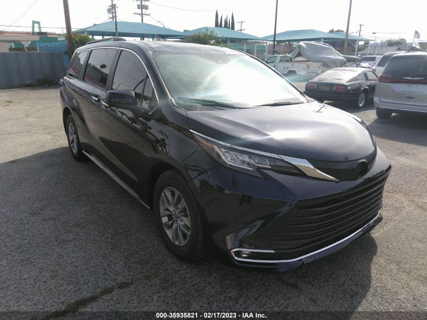 2022 TOYOTA SIENNA XLE - 5TDJRKEC7NS103591