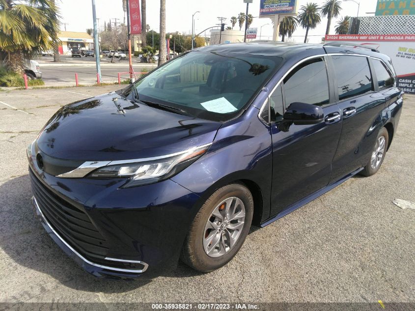 2022 TOYOTA SIENNA XLE - 5TDJRKEC7NS103591