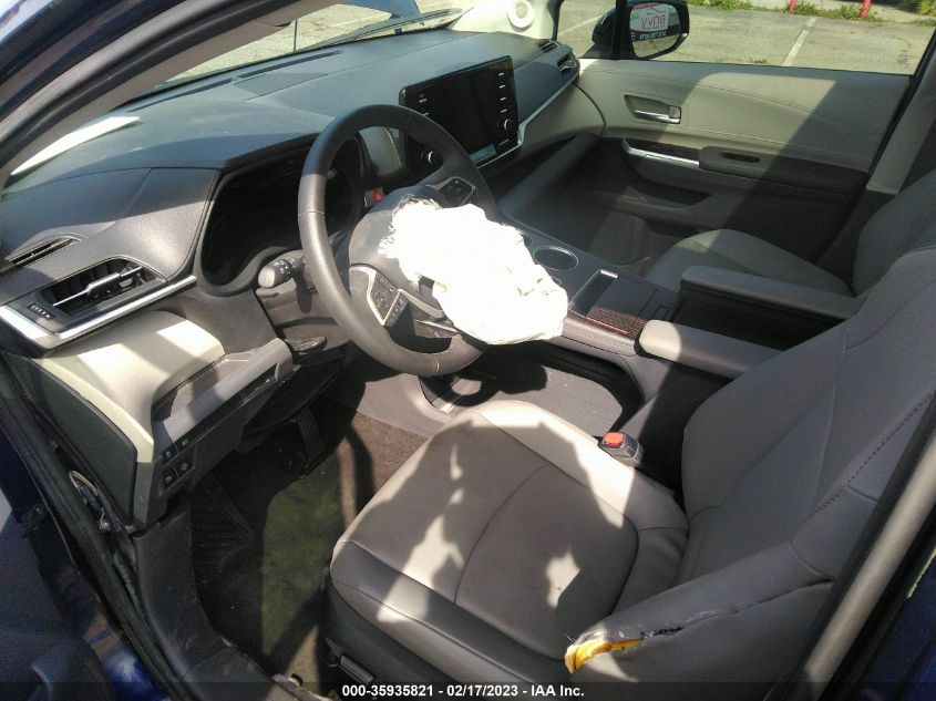 2022 TOYOTA SIENNA XLE - 5TDJRKEC7NS103591