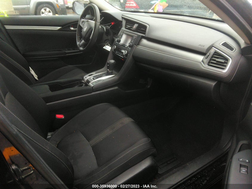 VIN 2HGFC2F51JH606261 2018 HONDA CIVIC SEDAN LX