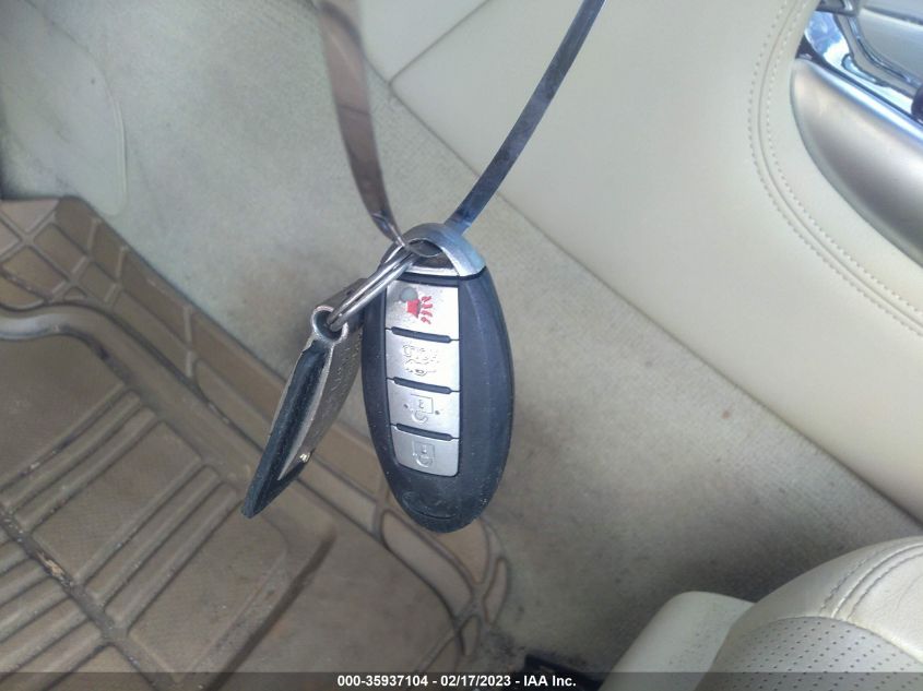 2015 INFINITI Q70 JN1BY1AR4FM562329