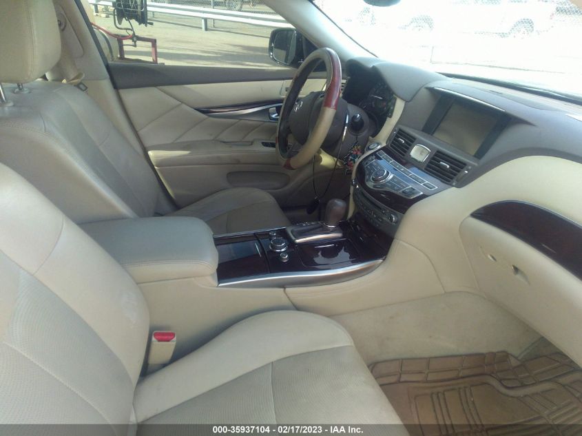 2015 INFINITI Q70 JN1BY1AR4FM562329