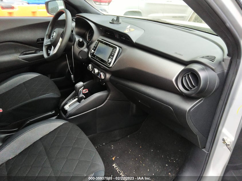 VIN 3N1CP5CU9KL518671 2019 NISSAN KICKS S