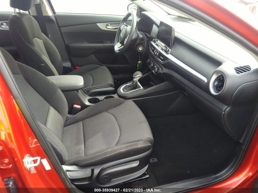 VIN 3KPF24ADXPE557870 2023 KIA FORTE LXS