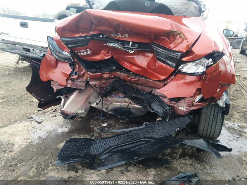 VIN 3KPF24ADXPE557870 2023 KIA FORTE LXS