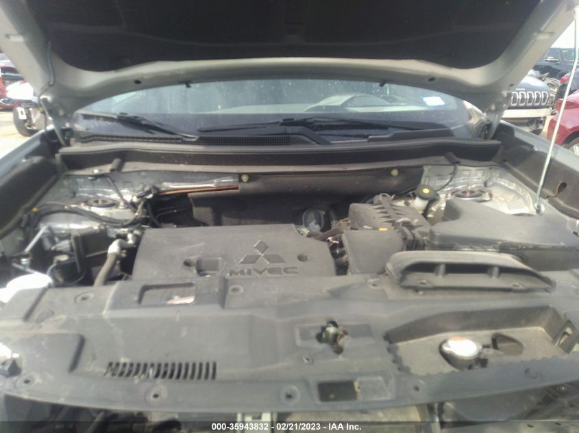 2018 MITSUBISHI OUTLANDER SE/SEL/LE - JA4AD3A32JZ028263