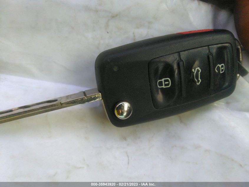 2015 VOLKSWAGEN EOS KOMFORT - WVWBW8AH9FV003632